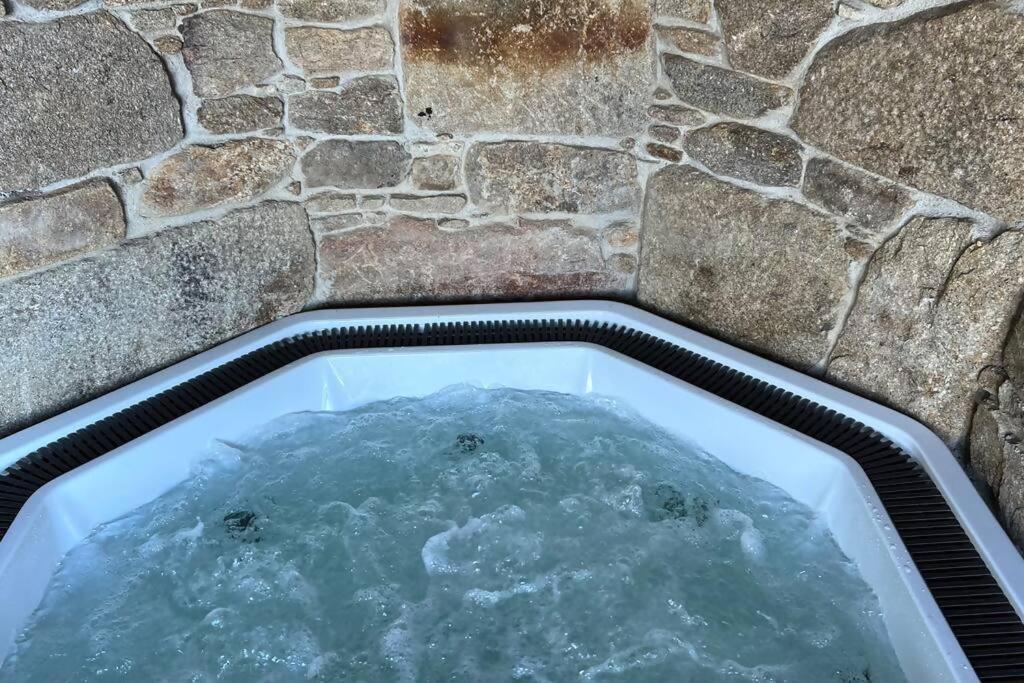 Casa De Afora Casa Con Piscina Y Jacuzzi Privados Guest House Santiago de Compostela Luaran gambar