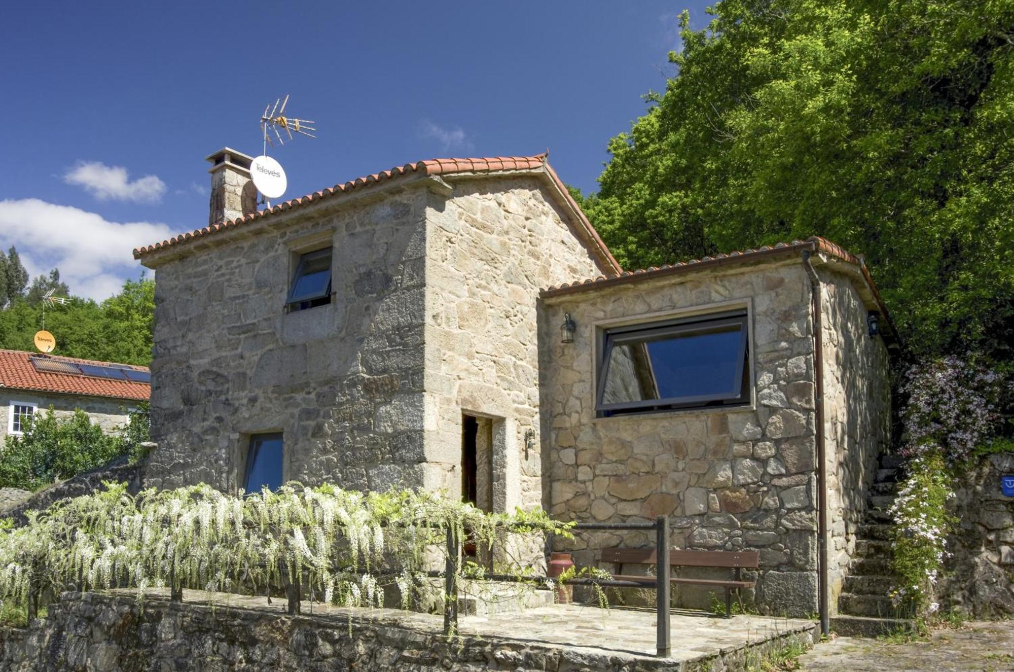 Casa De Afora Casa Con Piscina Y Jacuzzi Privados Guest House Santiago de Compostela Luaran gambar